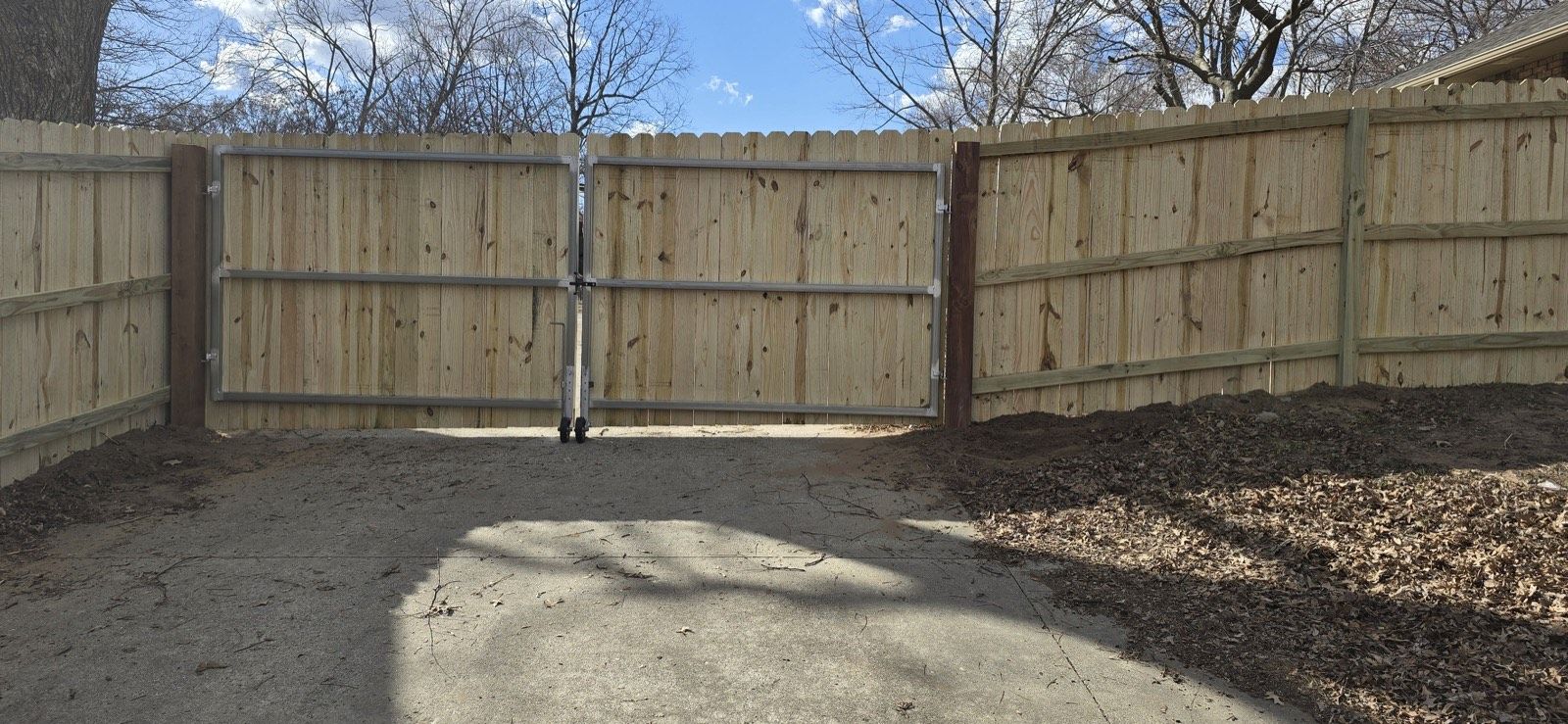 Completed Elite Fencing and Decks project 8