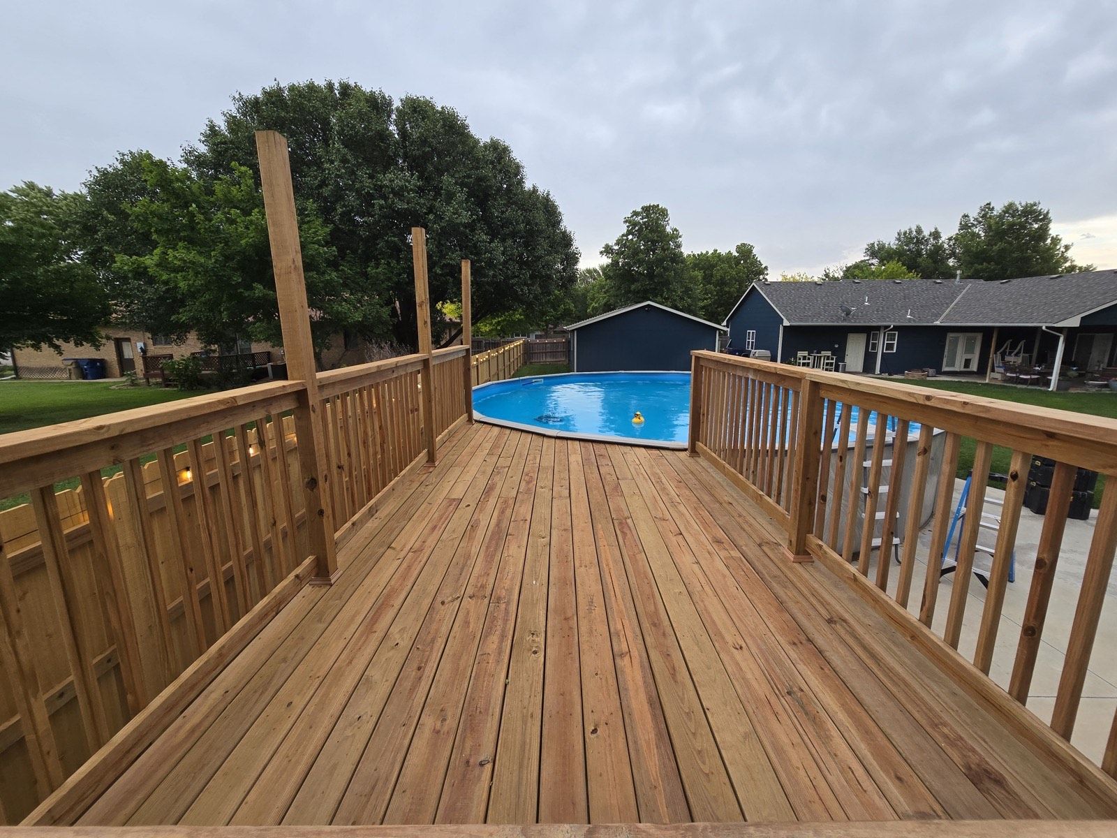 Completed Elite Fencing and Decks project 18